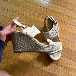 Report Nude Wedges